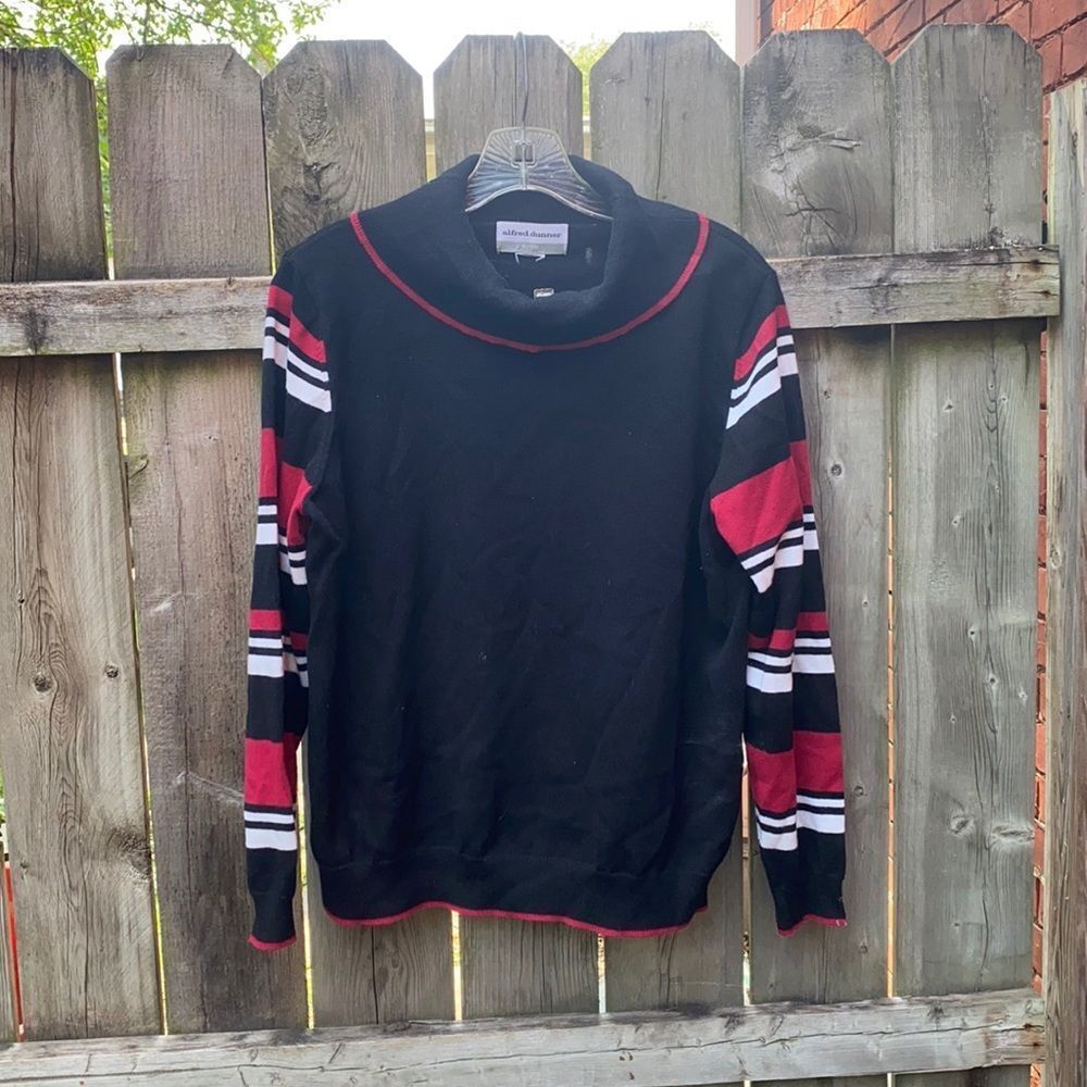 Alfred Dunner sweater sz. Medium Petite